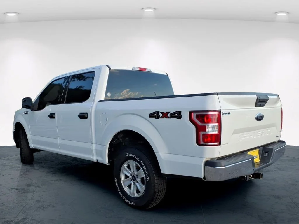 Used 2018 White Ford XLT image 9