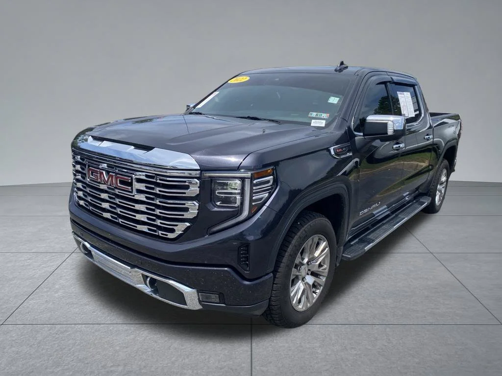 Used 2022 Silver GMC Denali image 2