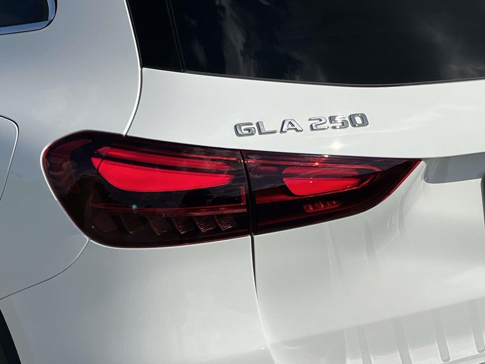 Used 2026 Polar White Mercedes-Benz GLA 250 image 10