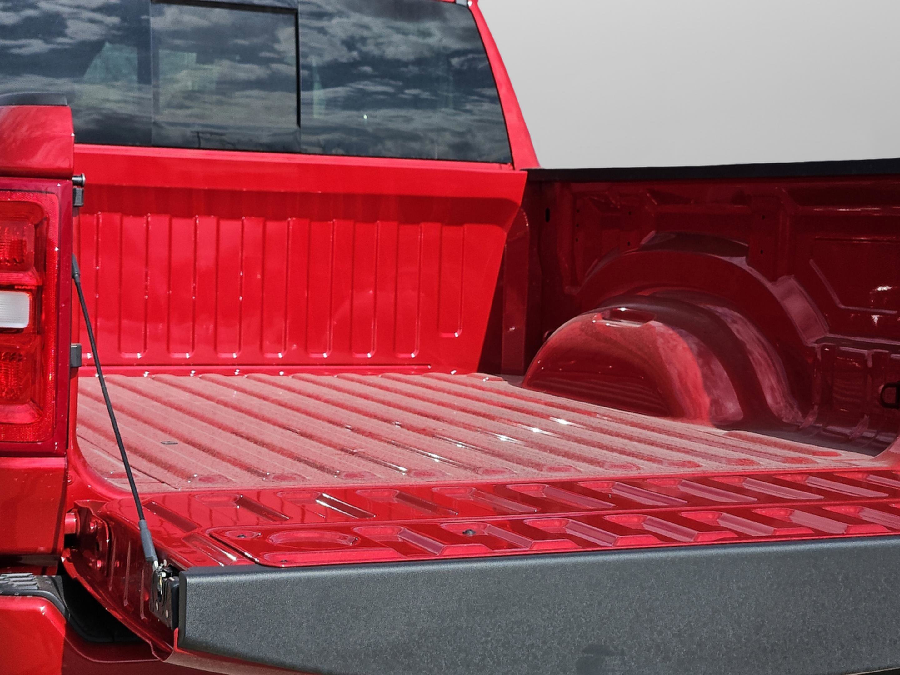 New 2026 Molten Red Pearl-Coat Exterior Paint RAM Lone Star image 12