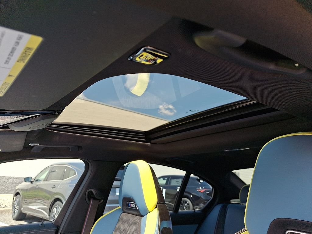 Used 2024 Sao Paulo Yellow BMW Competition image 15