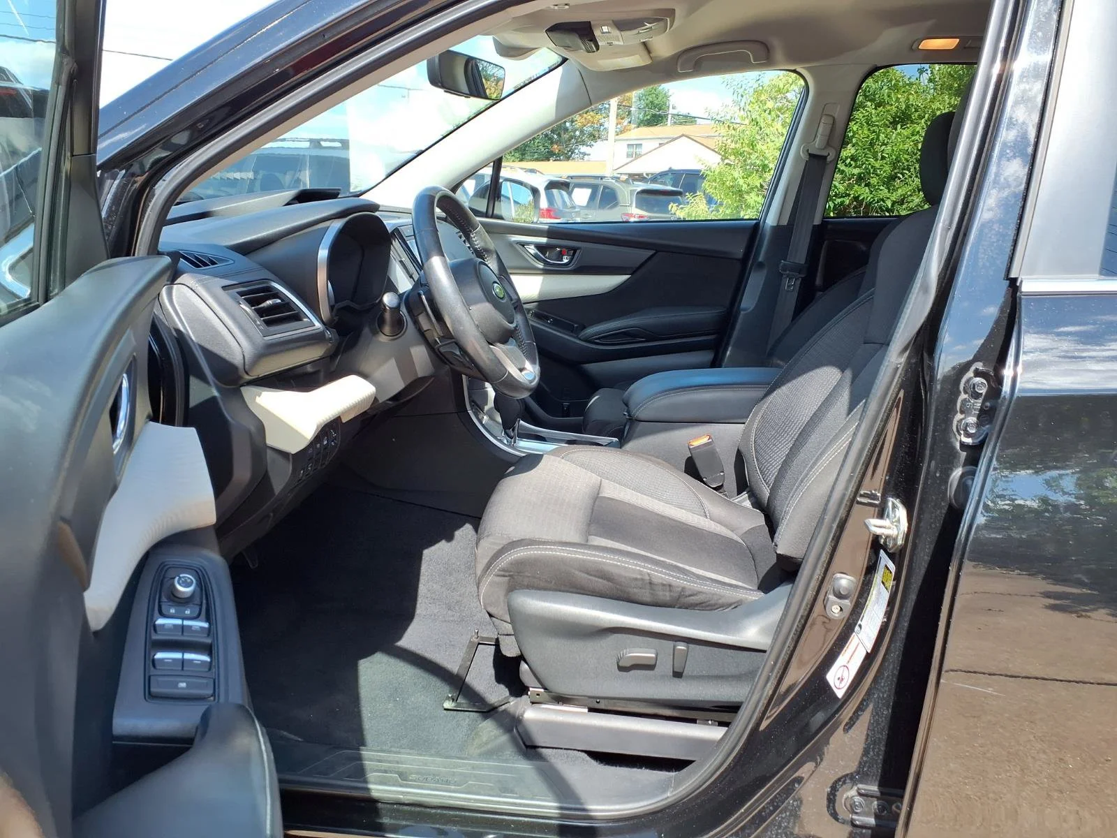 Used 2020 Crystal Black Silica Subaru Premium image 19