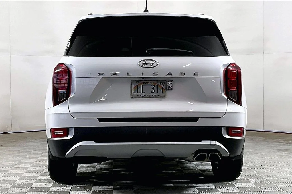 Used 2021 White Hyundai SEL image 3