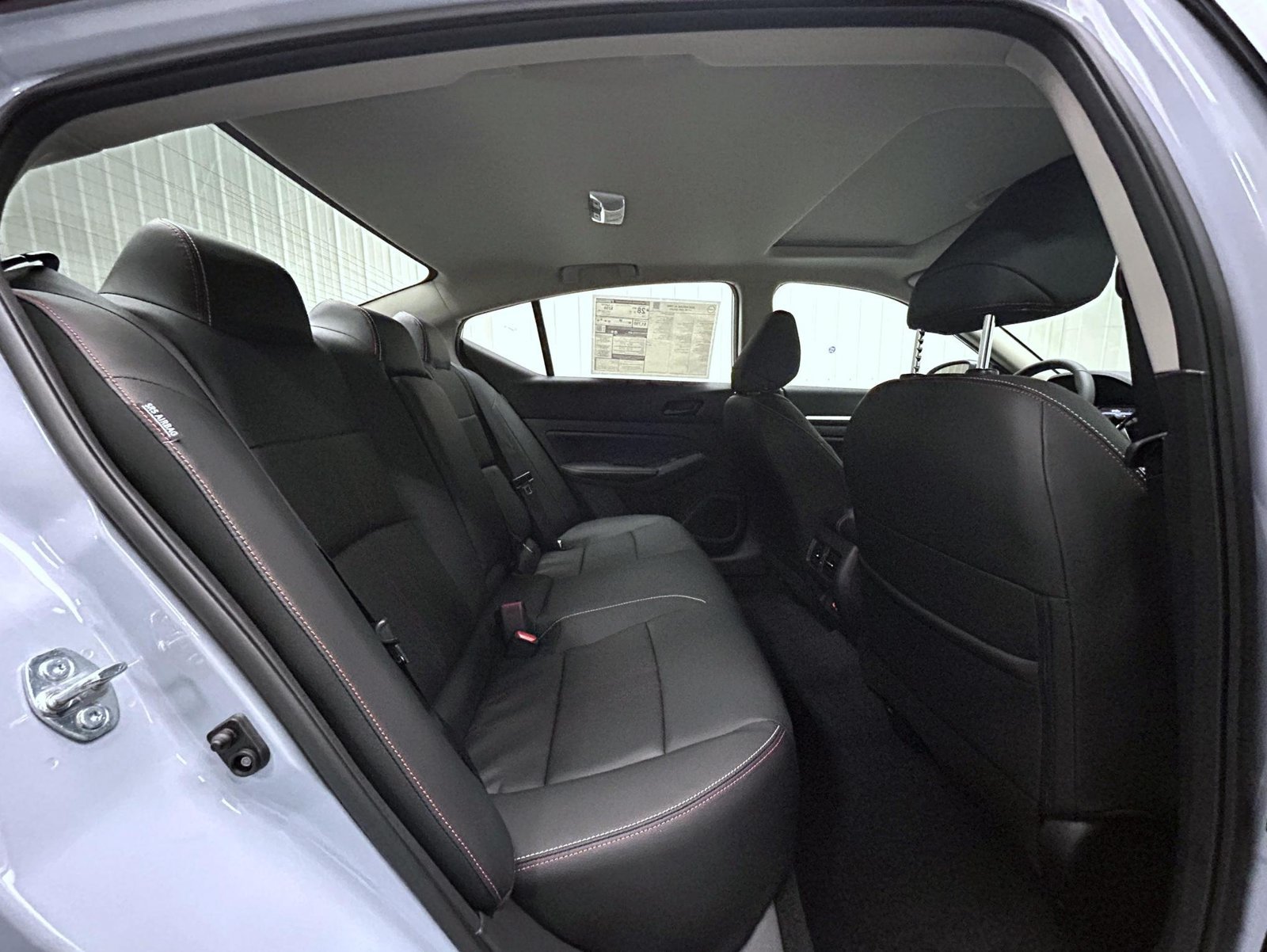 New 2026 Gray Sky Pearl / Super Black Two-tone Nissan 2.5 SR image 18