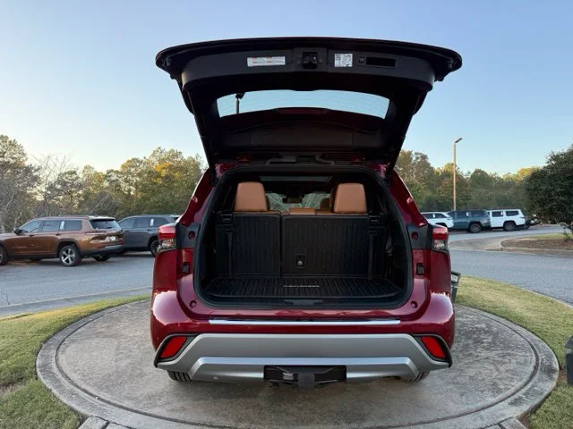 Used 2022 Red Toyota Platinum image 31