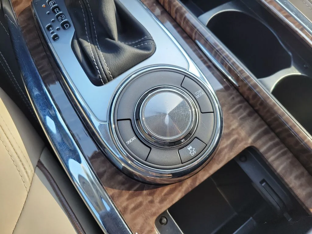 Used 2018 Black Nissan SL image 37