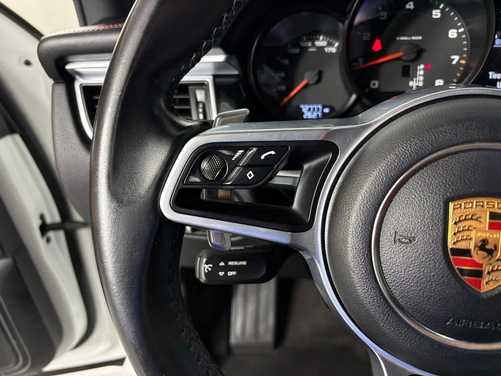 Used 2018 White Porsche Base image 23