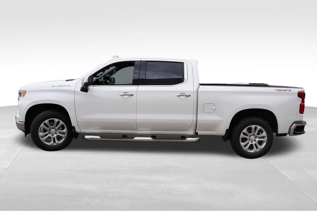 Used 2023 Iridescent Pearl Tricoat Chevrolet LTZ image 9