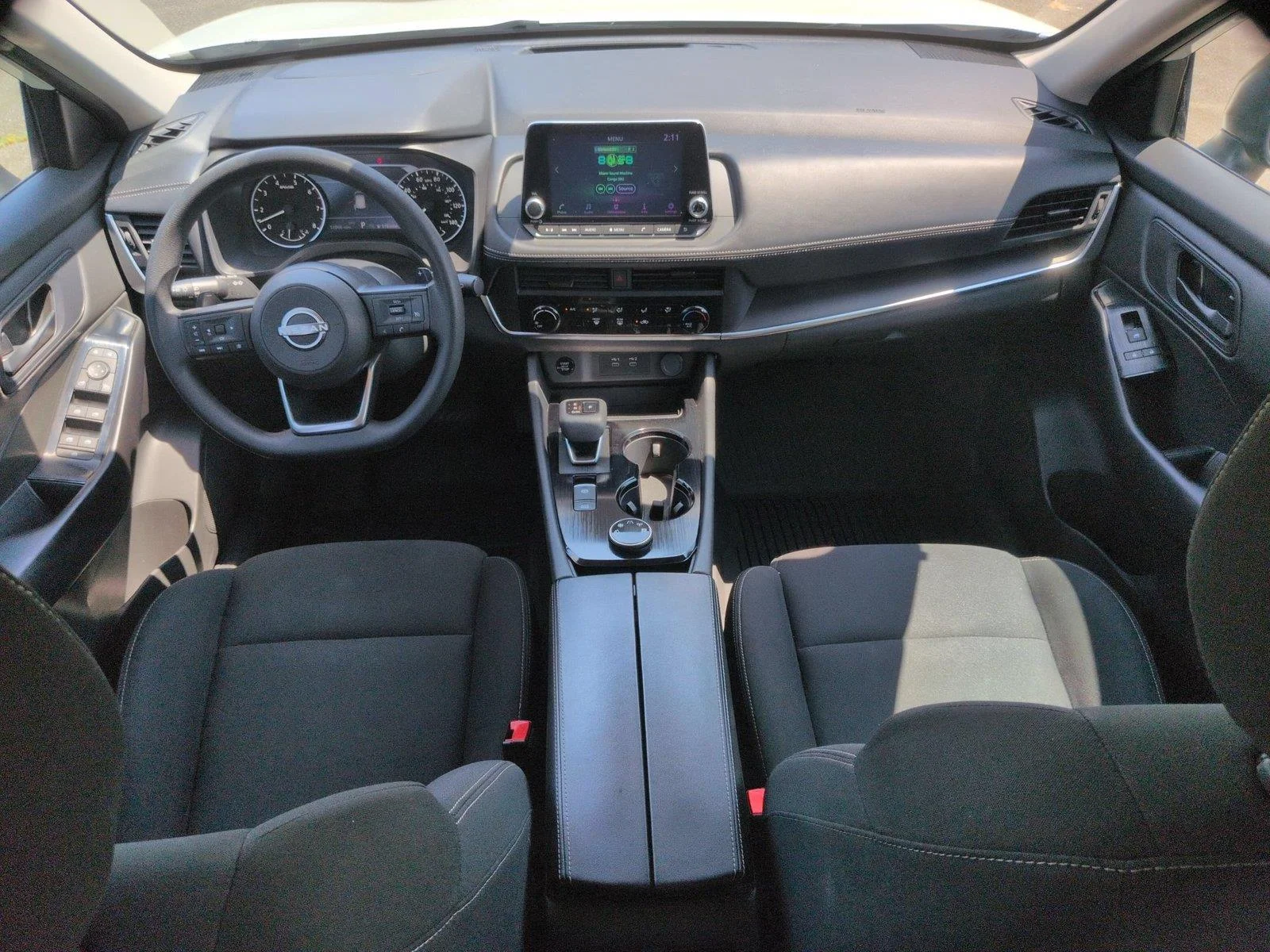 Used 2024 Glacier White Nissan S image 32
