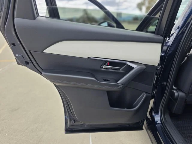 New 2026 Navy Blue Mica Mazda 2.5 S Select AWD image 18