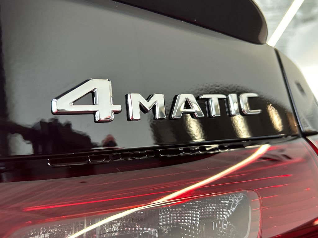 New 2027 Black Mercedes-Benz GLC 300 image 30