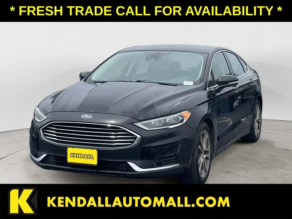 Used 2019 Black Ford SEL image 1