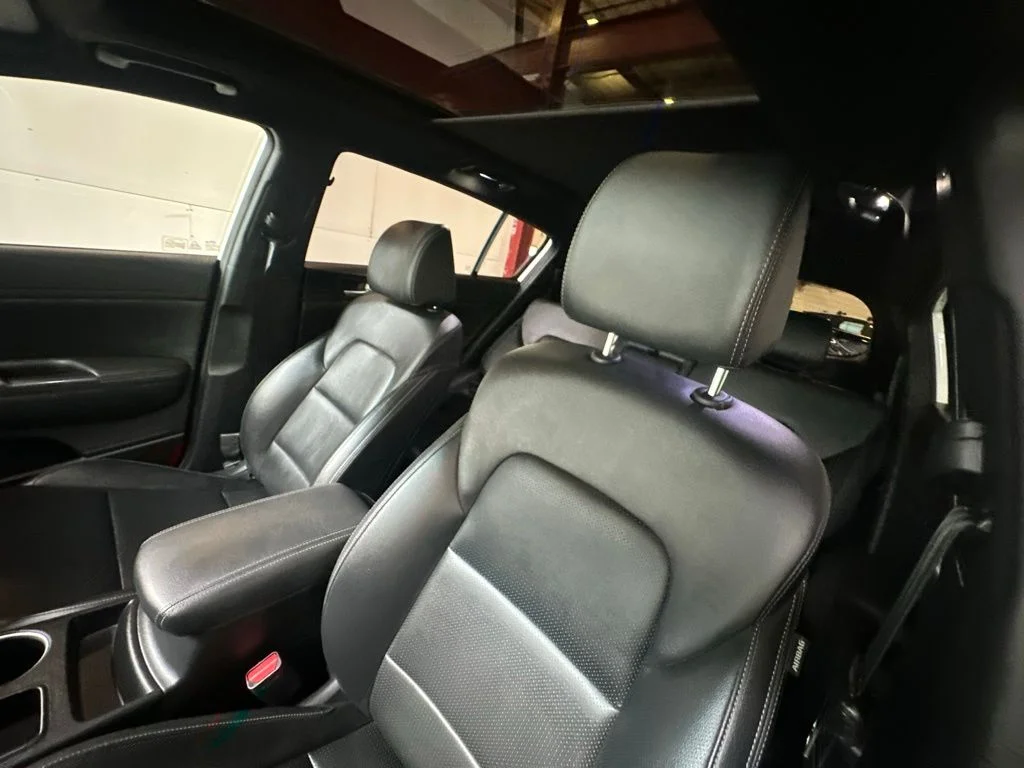 Used 2022 White Kia Nightfall image 10