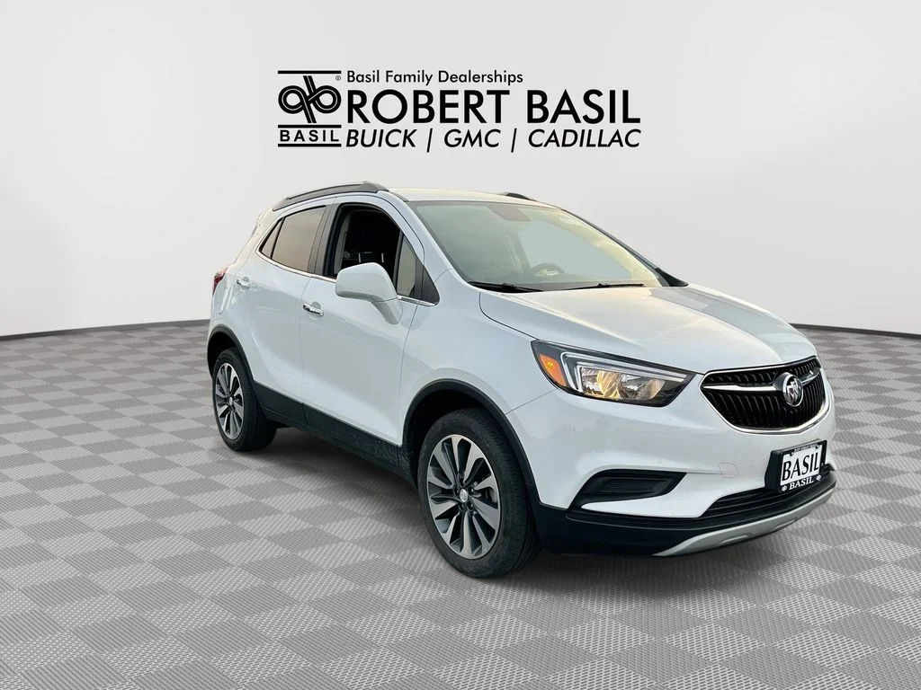 Used 2022 White Buick Preferred image 2