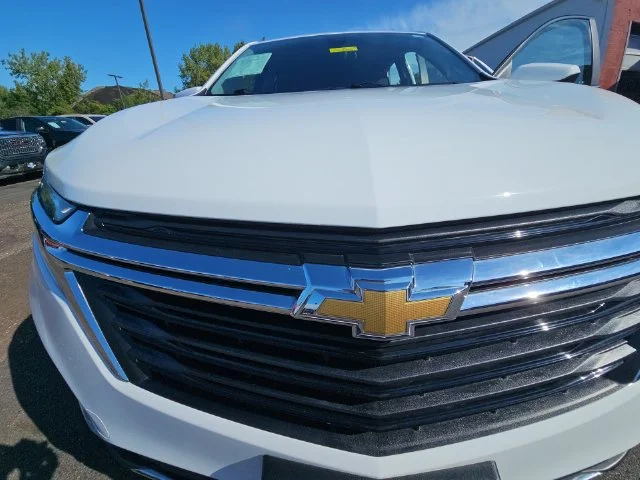 Used 2023 White Chevrolet LT image 26