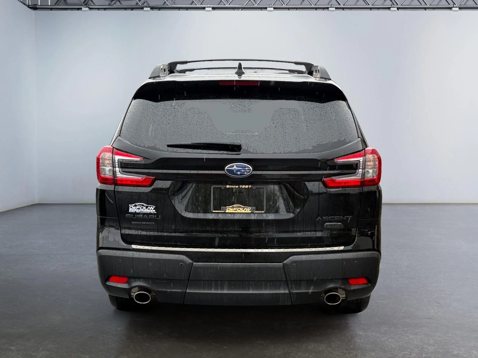 Used 2025 Crystal Black Silica Subaru Onyx Edition Touring image 4