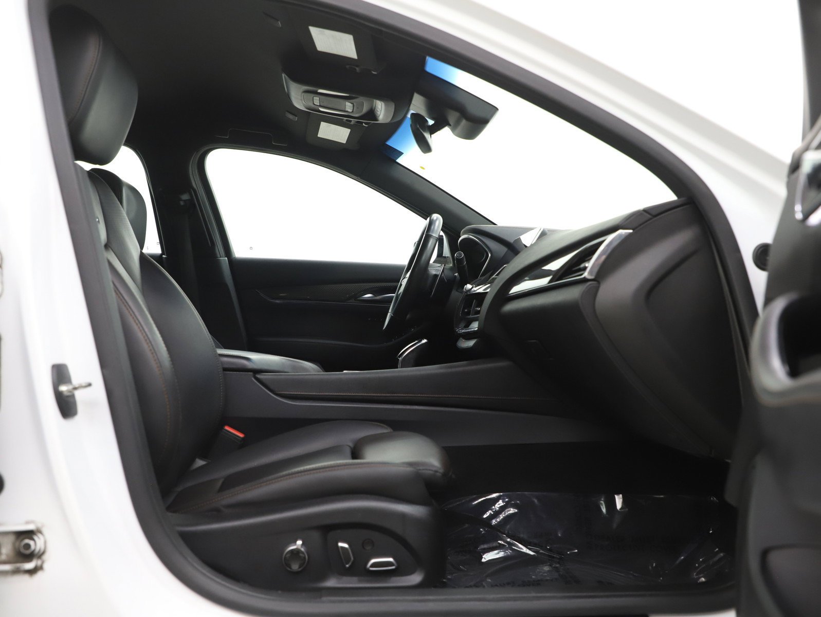 Used 2021 White Cadillac Sport image 11