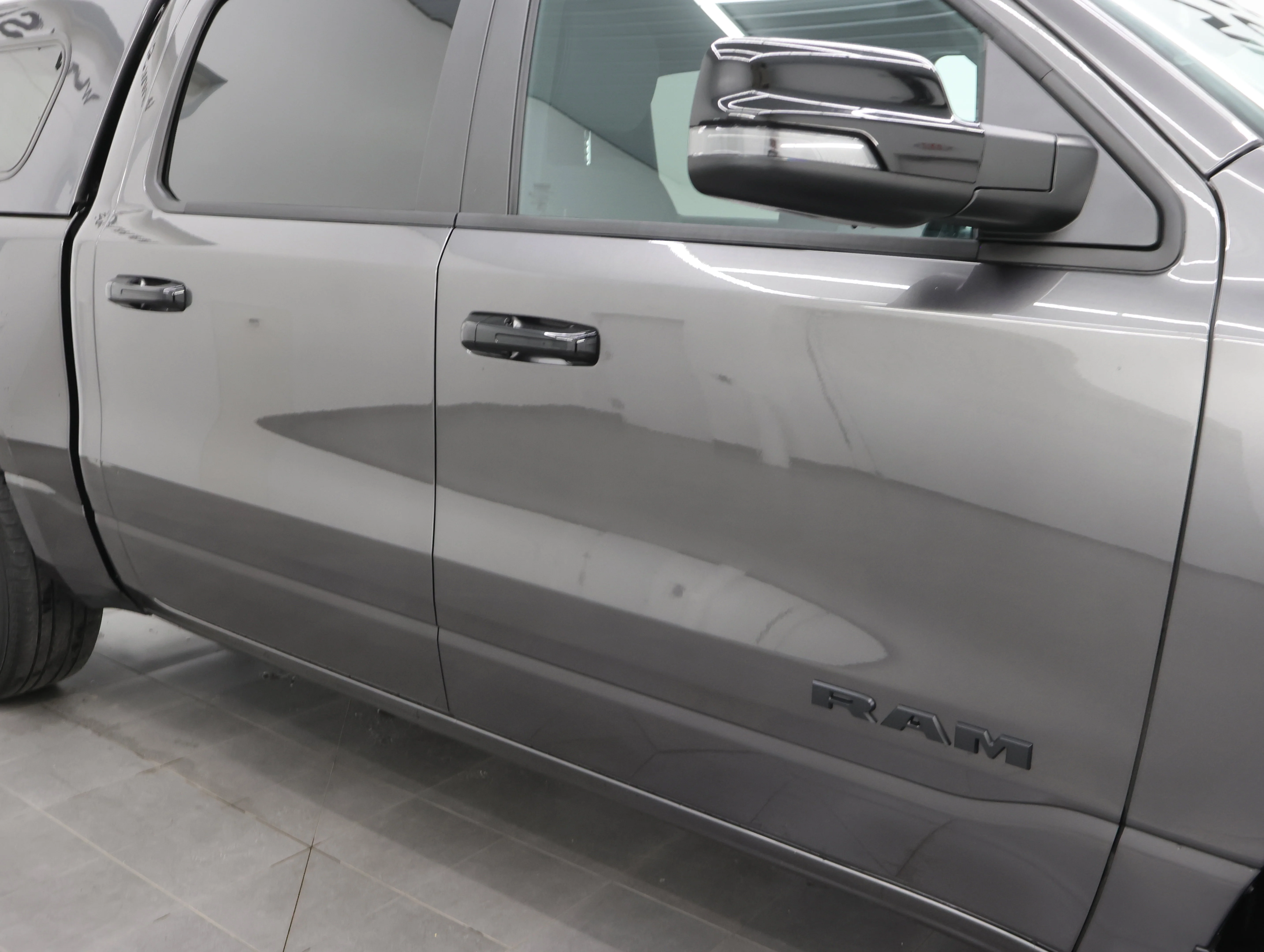 Used 2024 Granite Crystal Metallic Clearcoat Ram Big Horn/Lone Star image 23