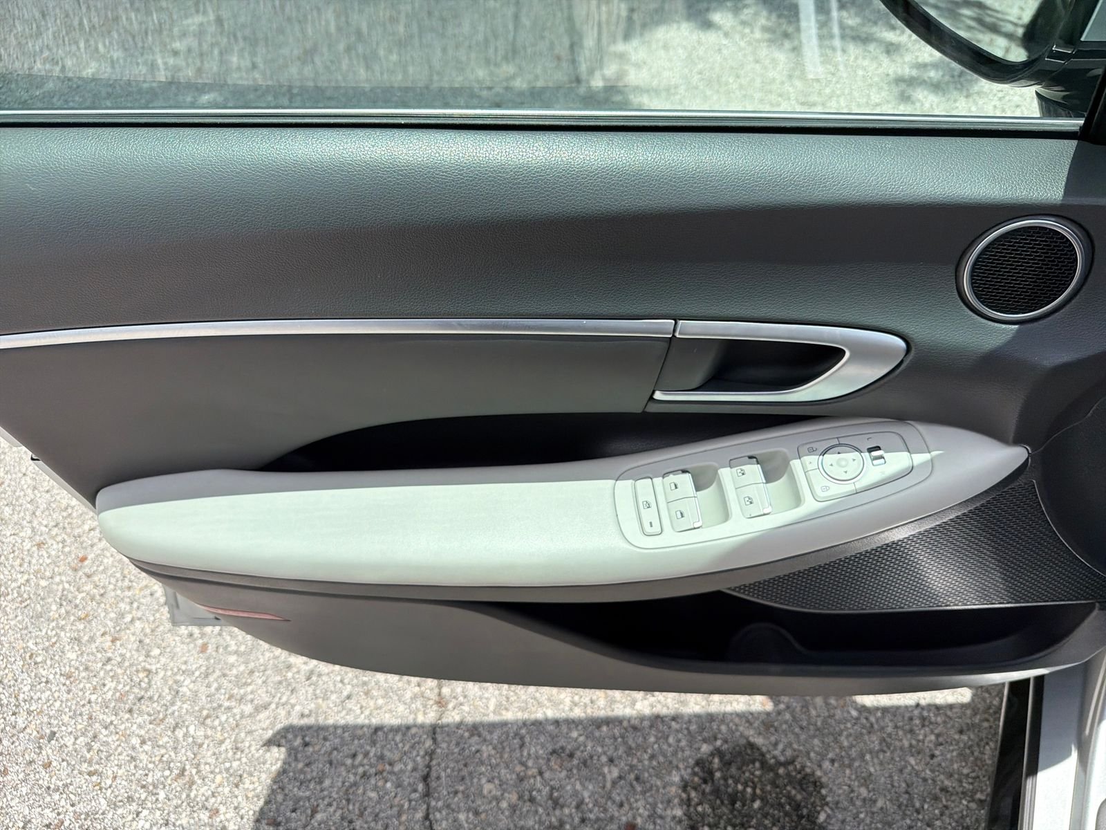 Used 2024 Silver Hyundai SEL image 25