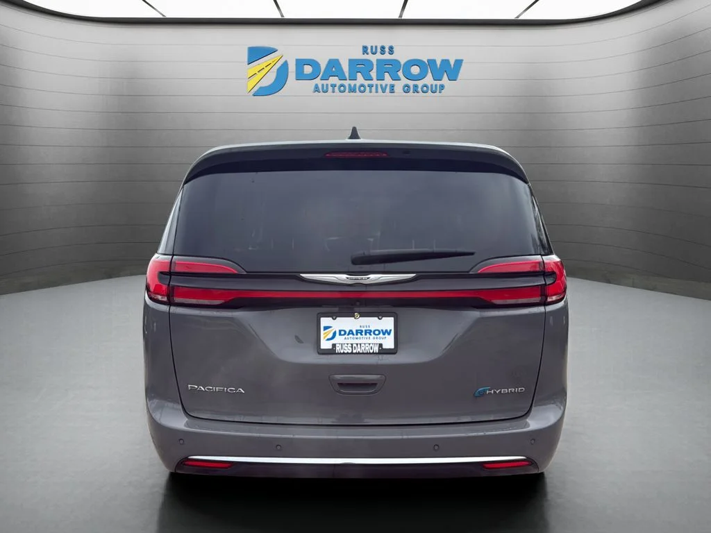 Used 2023 White Chrysler Touring L image 4