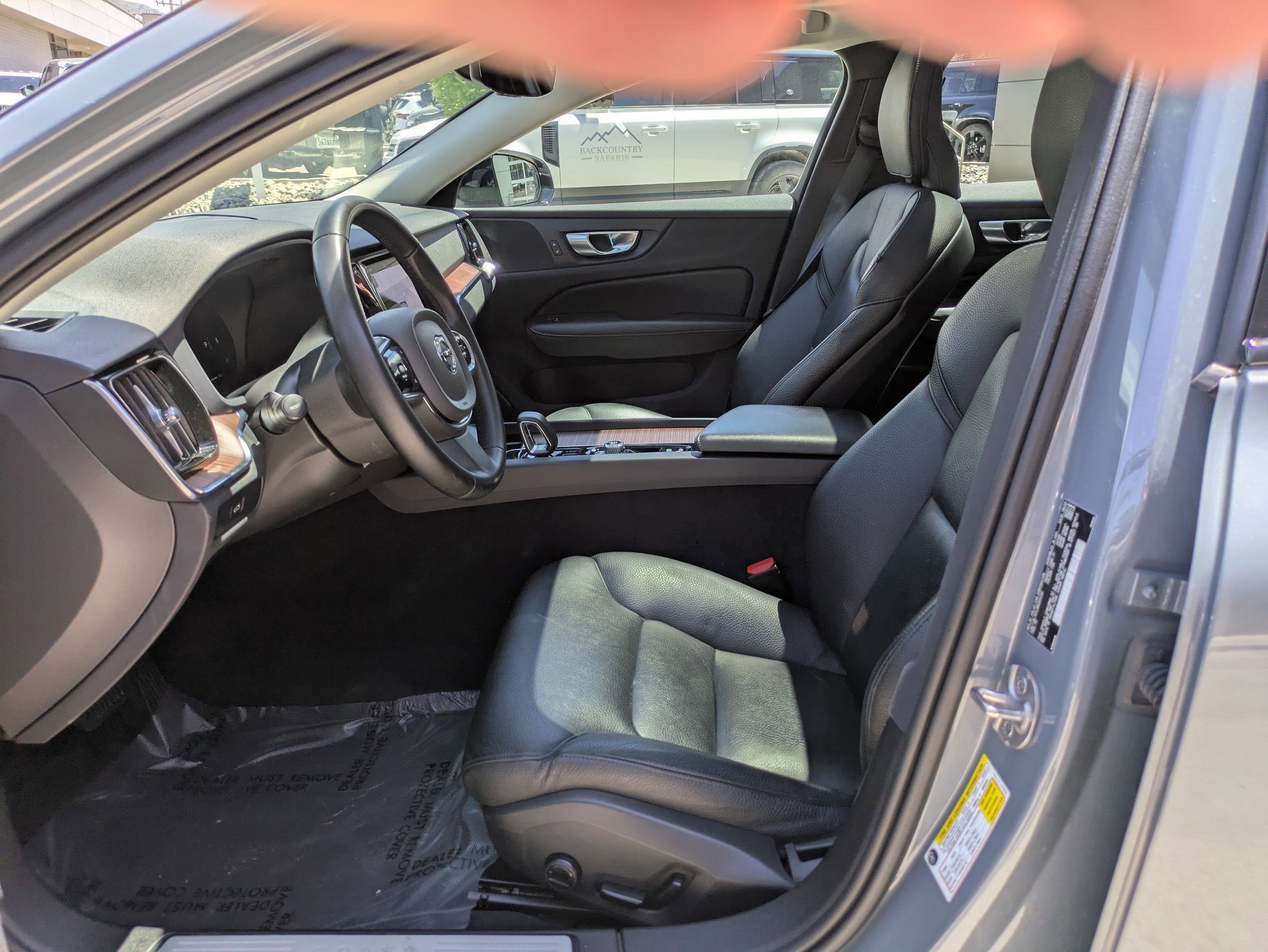 Used 2024 Blue Volvo Plus Dark Theme image 15