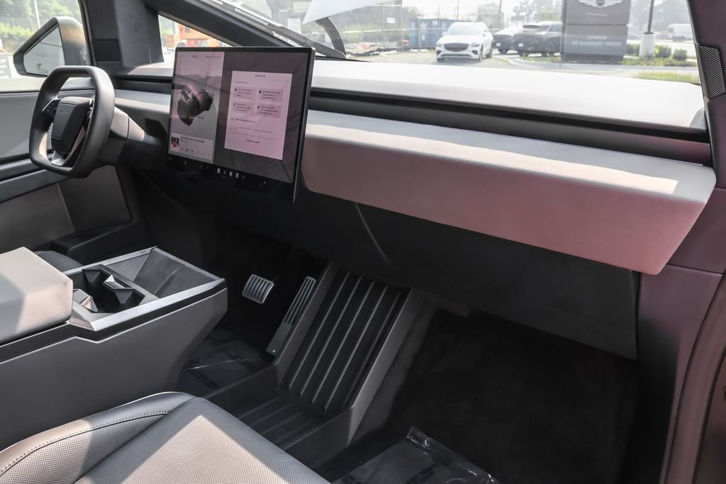Used 2024 Silver Tesla Base image 31