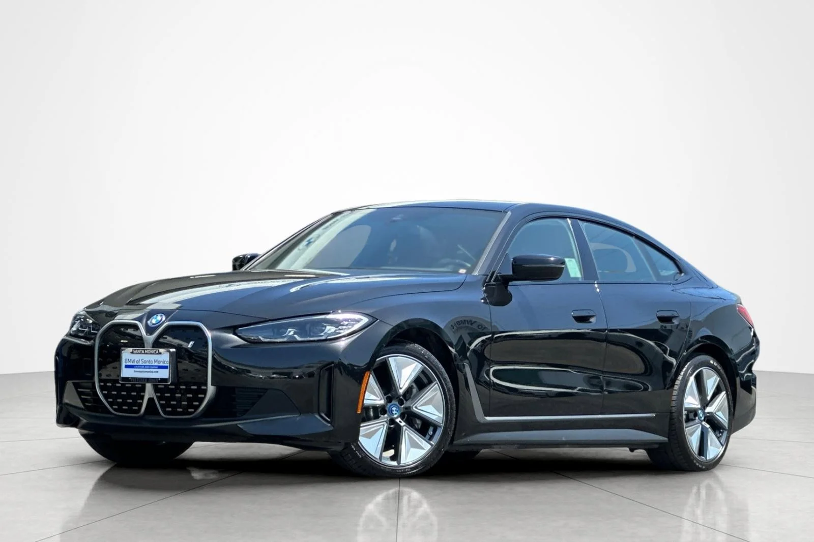 2023 BMW i4 eDrive40's photo