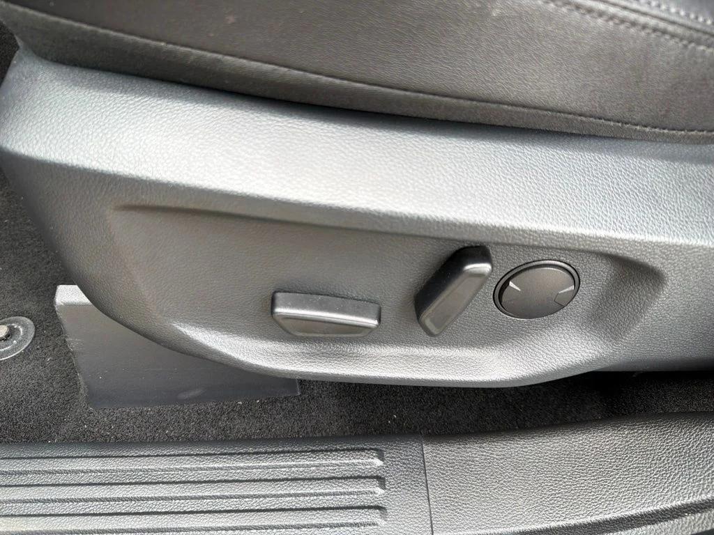 Used 2025 Gray Ford Lariat image 14
