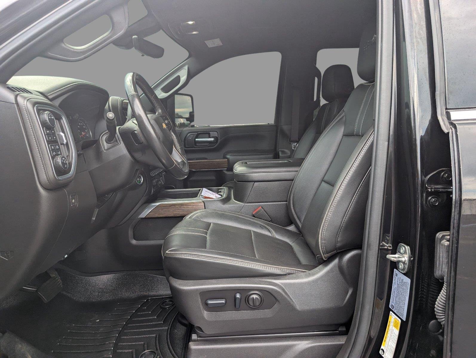 Used 2022 Mosaic Black Metallic Chevrolet High Country image 16