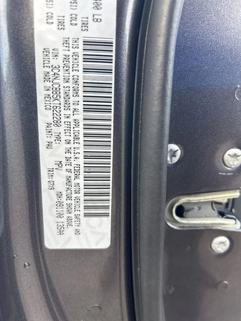 Used 2019 Gray Jeep Latitude image 44