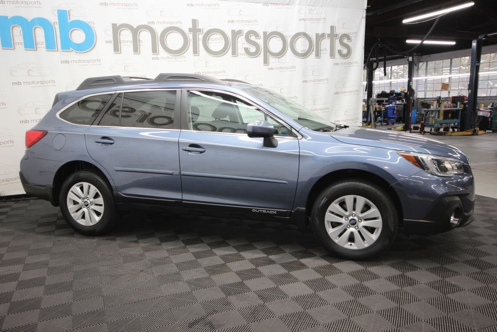 Used 2018 Blue Subaru 2.5i Premium image 9