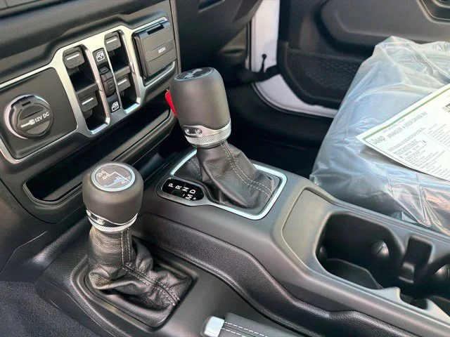 New 2027 White Jeep Sahara image 13