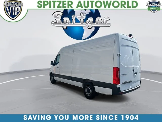 Used 2025 White Mercedes-Benz Cargo 170 WB image 7