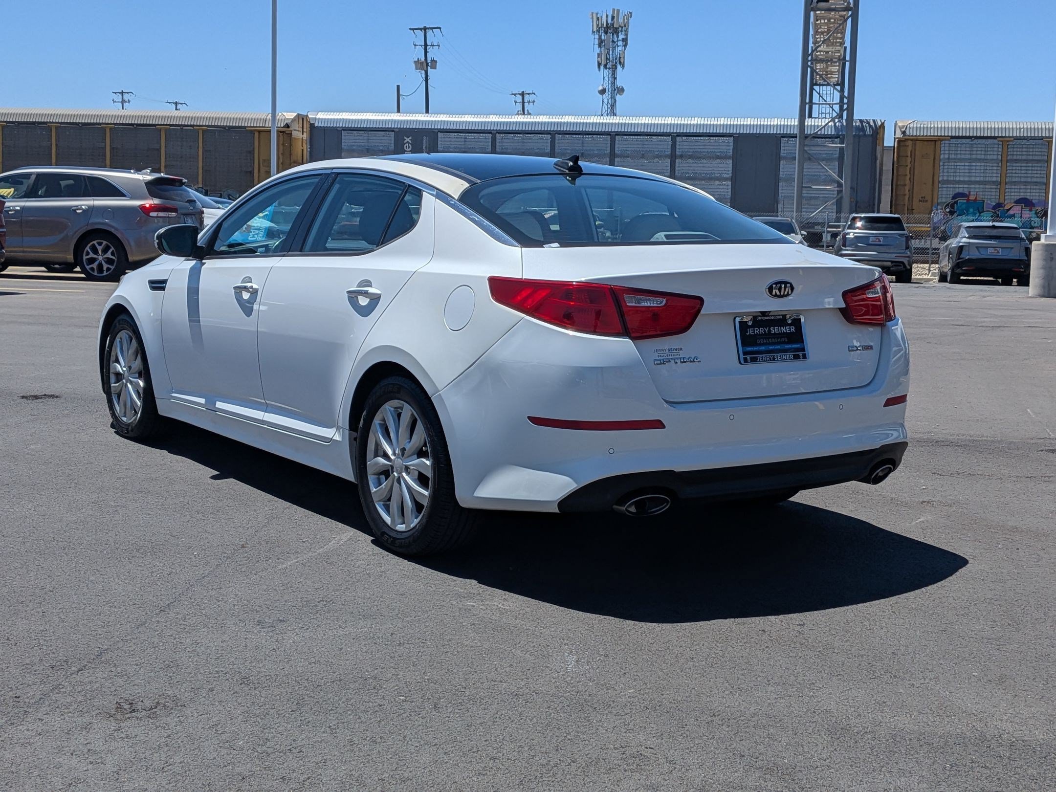Used 2014 Snow White Pearl Kia EX image 3