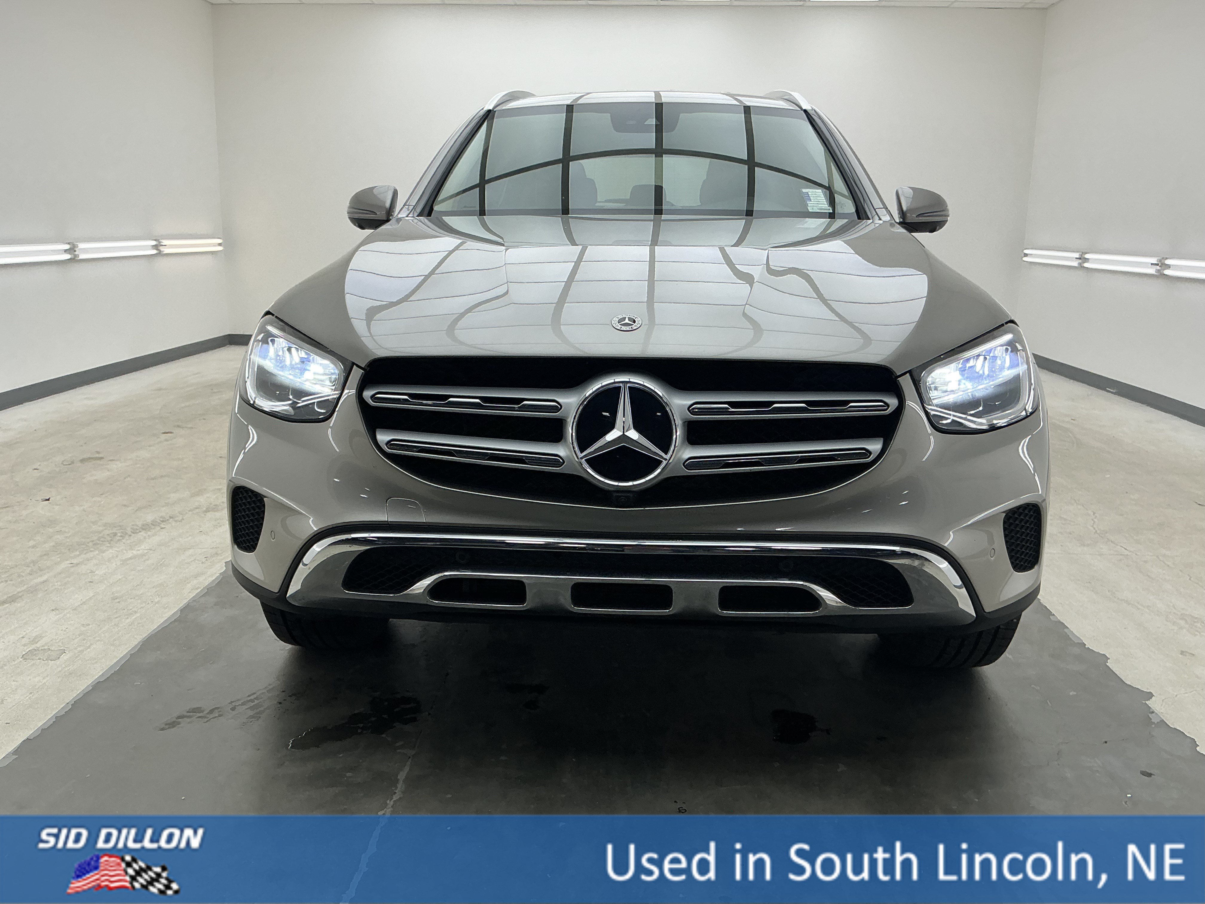 Used 2022 Silver Mercedes-Benz GLC 300 image 2