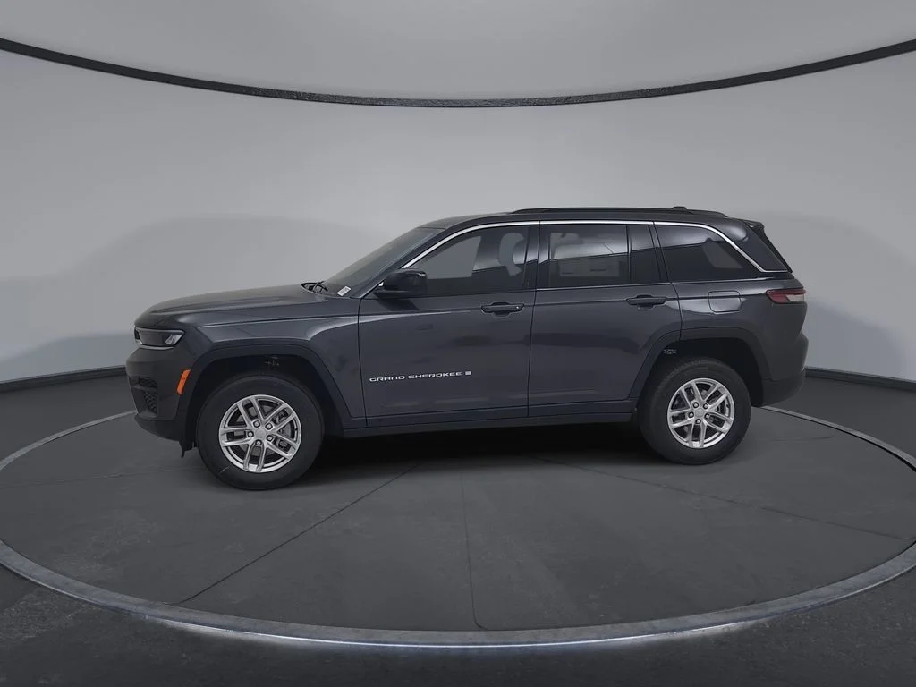 New 2026 Baltic Gray Metallic Clearcoat Jeep Laredo image 8