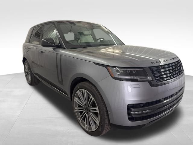 New 2026 Eiger Grey Land Rover SE image 3