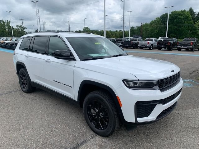 New 2026 Bright White Clear-Coat Exterior Paint Jeep Altitude image 9