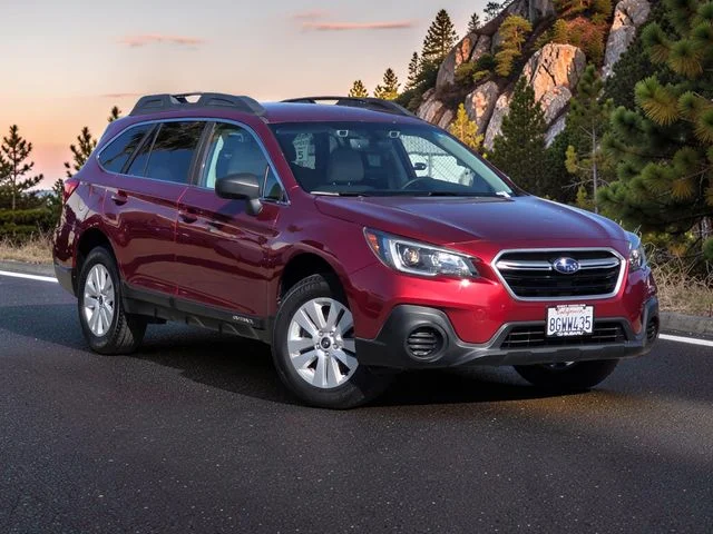 Used 2019 Red Subaru 2.5i image 2
