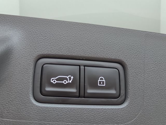 Used 2025 Shimmering Silver Hyundai Calligraphy image 18
