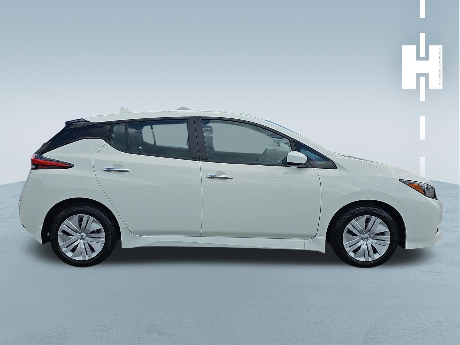Used 2025 Glacier White Nissan S image 2