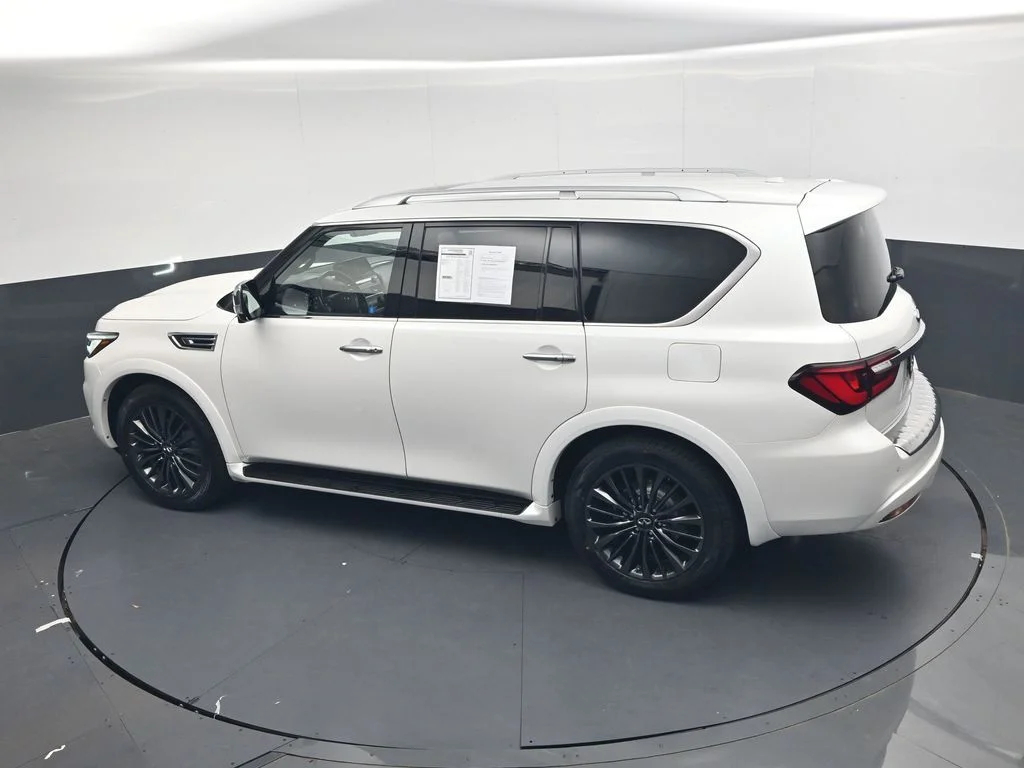 Used 2023 White INFINITI Sensory image 39