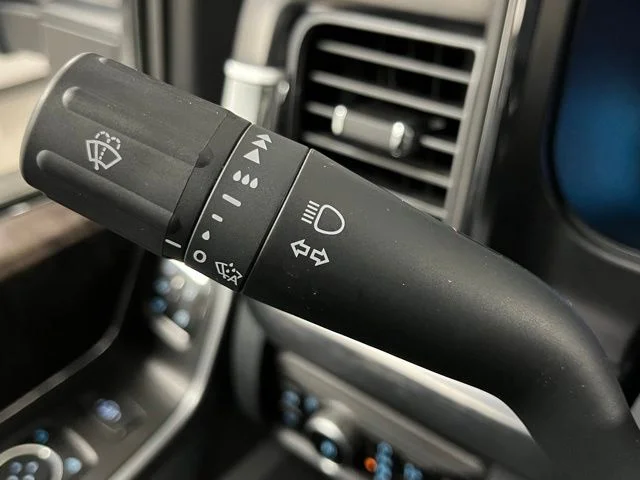Used 2025 Black Ford Lariat image 31