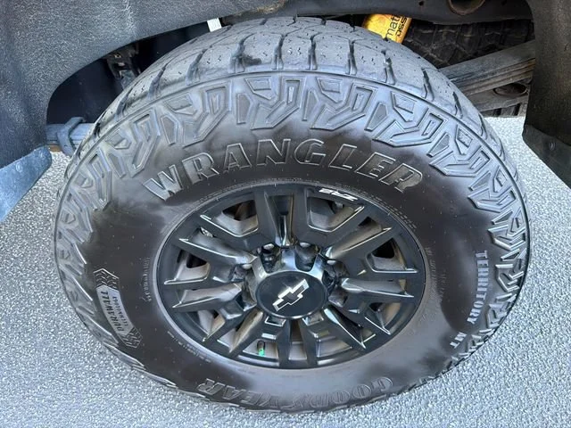 Used 2024 Black Chevrolet ZR2 image 19