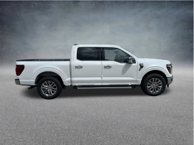 New 2026 Star White Metallic Tri-Coat Ford Lariat® image 38