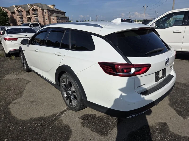 Used 2018 Summit White BUICK PREFERRED image 6
