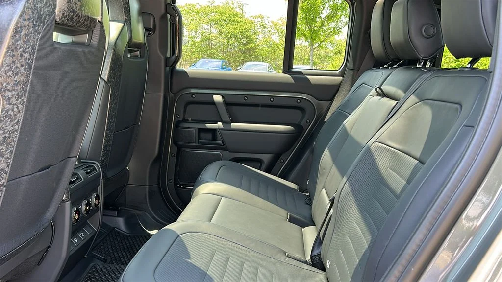 Certified Used 2025 Green Land Rover OCTA image 21