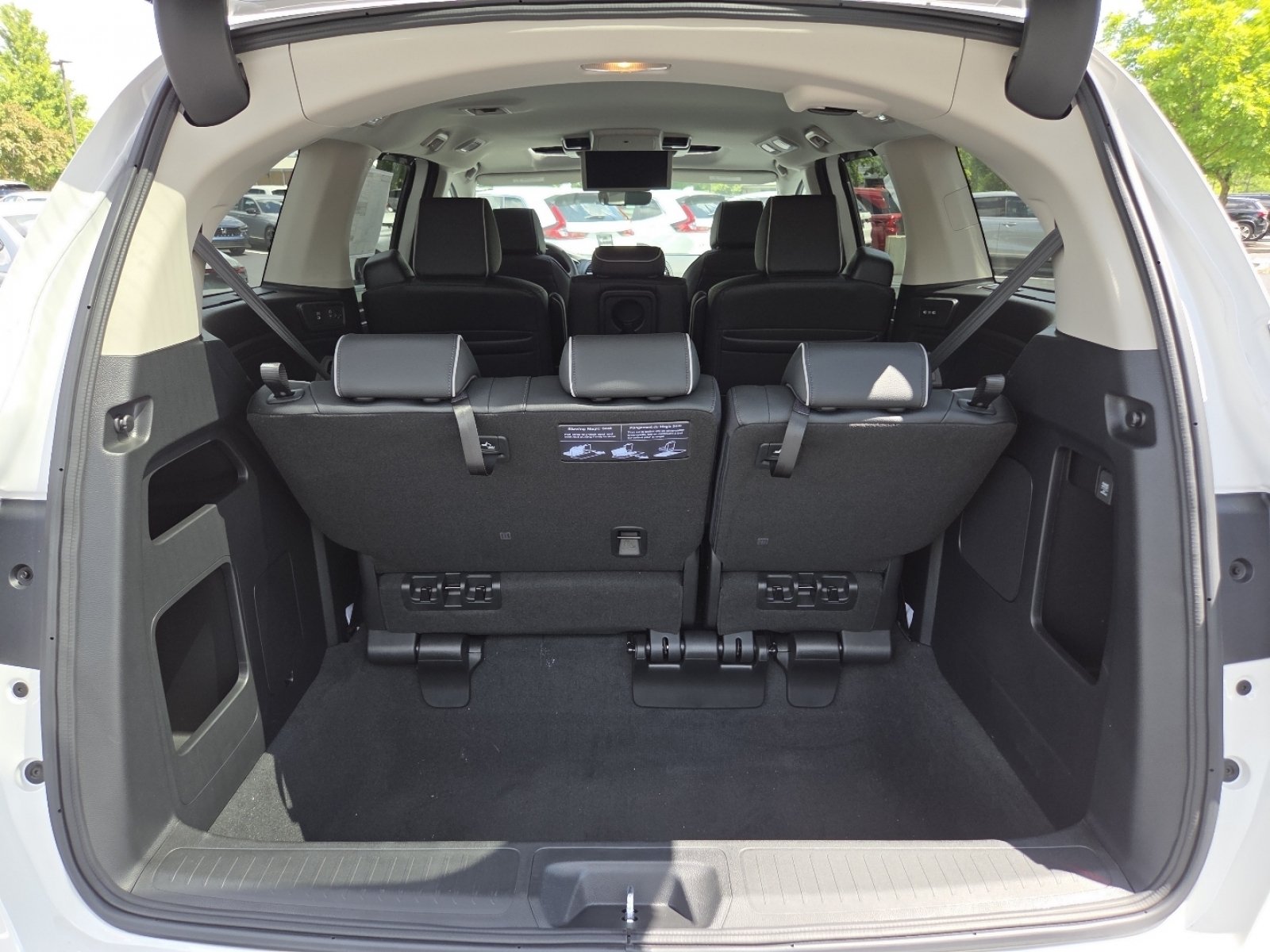 New 2026 Platinum White Pearl Honda Touring image 25