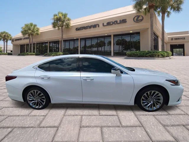 Used 2025 EMINENT WHITE PEARL Lexus 350 Ultra Luxury image 3