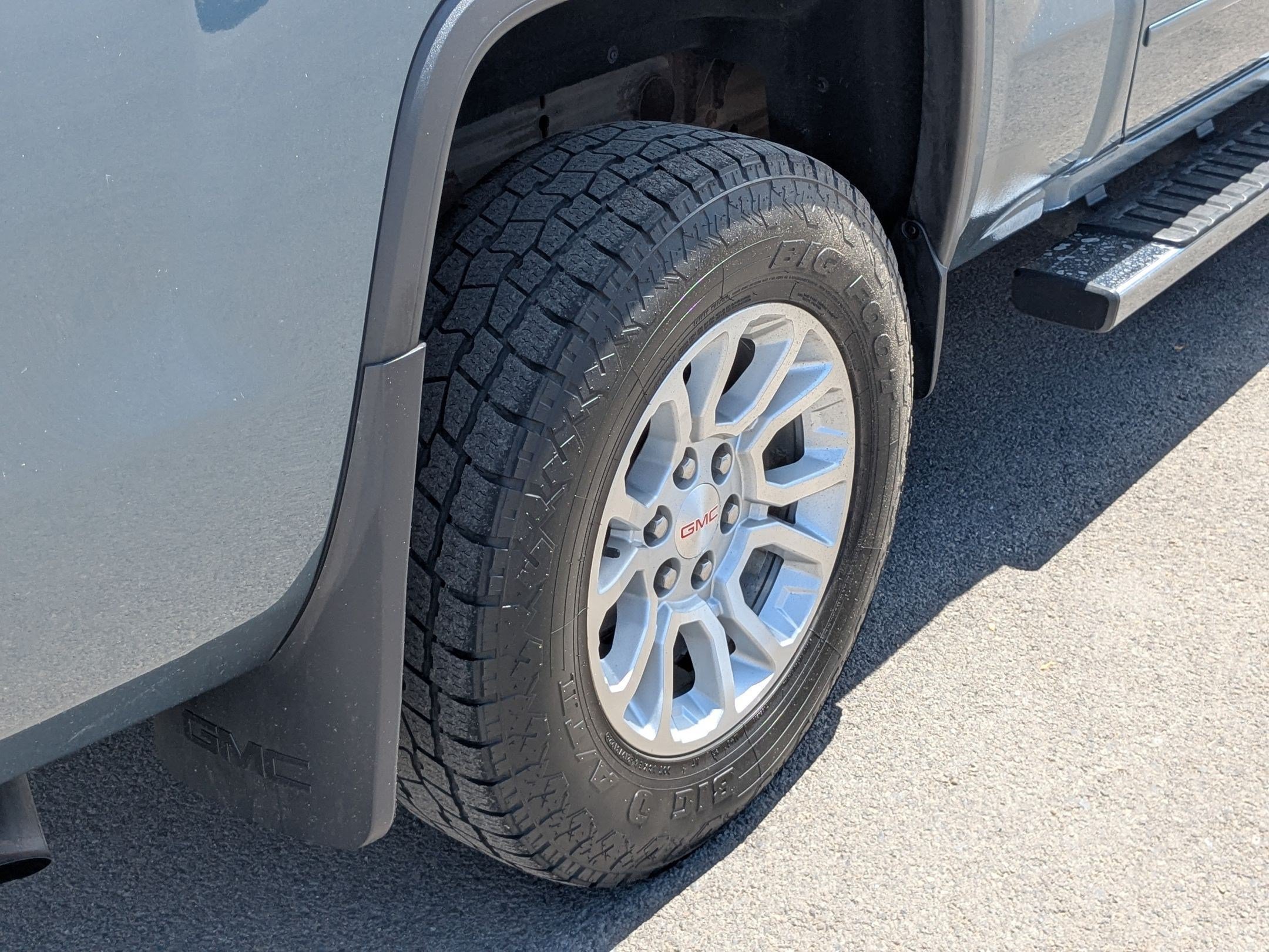 Used 2014 Stealth Gray Metallic GMC SLE image 12